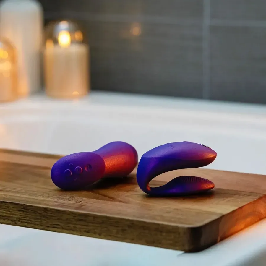 Вібратор для пар We-Vibe Chorus Pro Cosmic Purple з пультом керування та застосунком, фіолетовий.