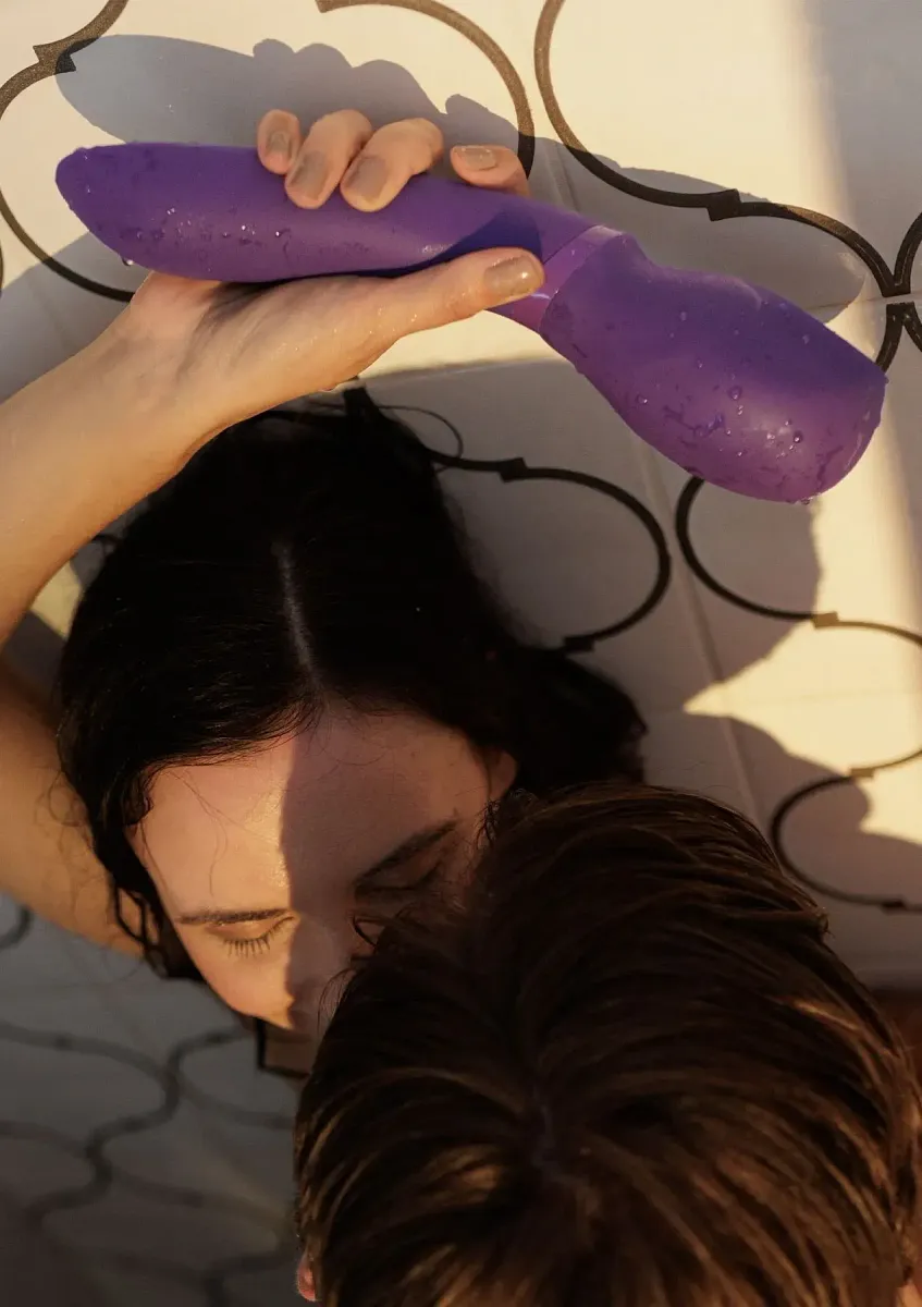 Смарт-вібромасажер We-Vibe Wand 2, фіолетовий.