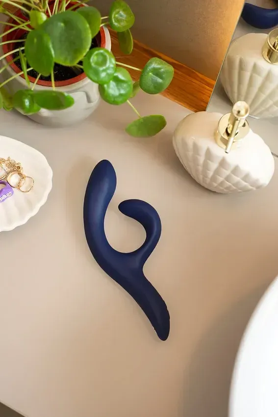 Вібратор-кролик We-Vibe Nova 2 Midnight Blue, темно-синій.