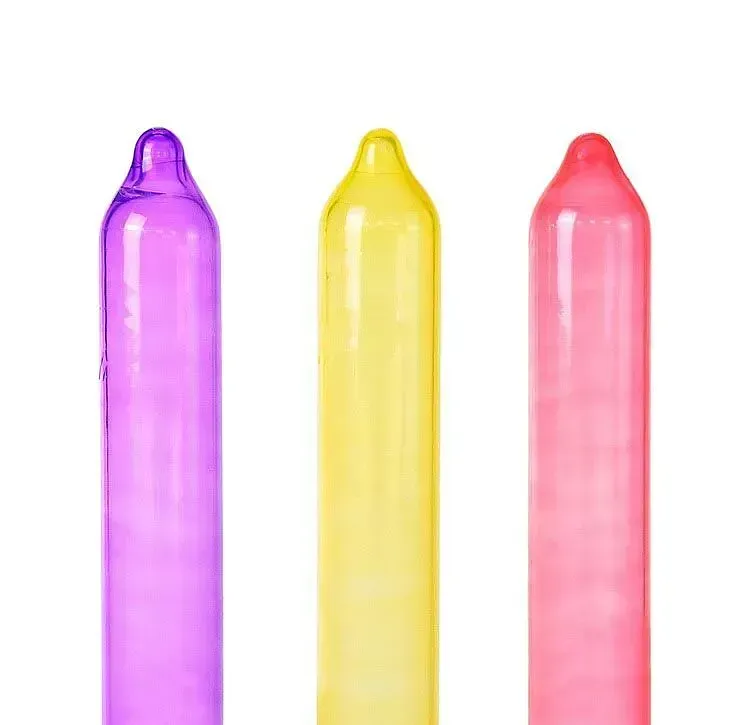 Презервативи Holographic Recare Fruit Flavour Condoms 3 шт, аромати: м'ята, банан, полуниця