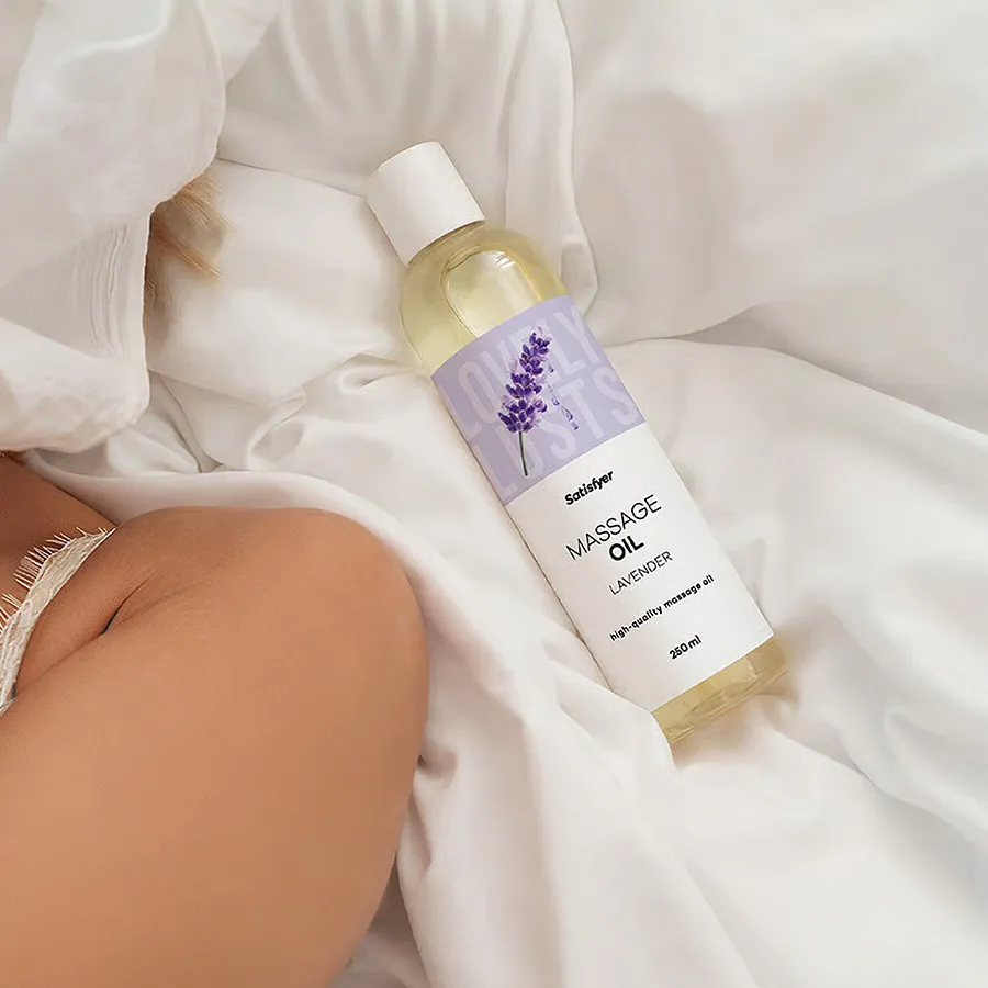 Масажна олія Satisfyer Massage Oil Lavender 250 мл (термін придатності до 30.04.2027)