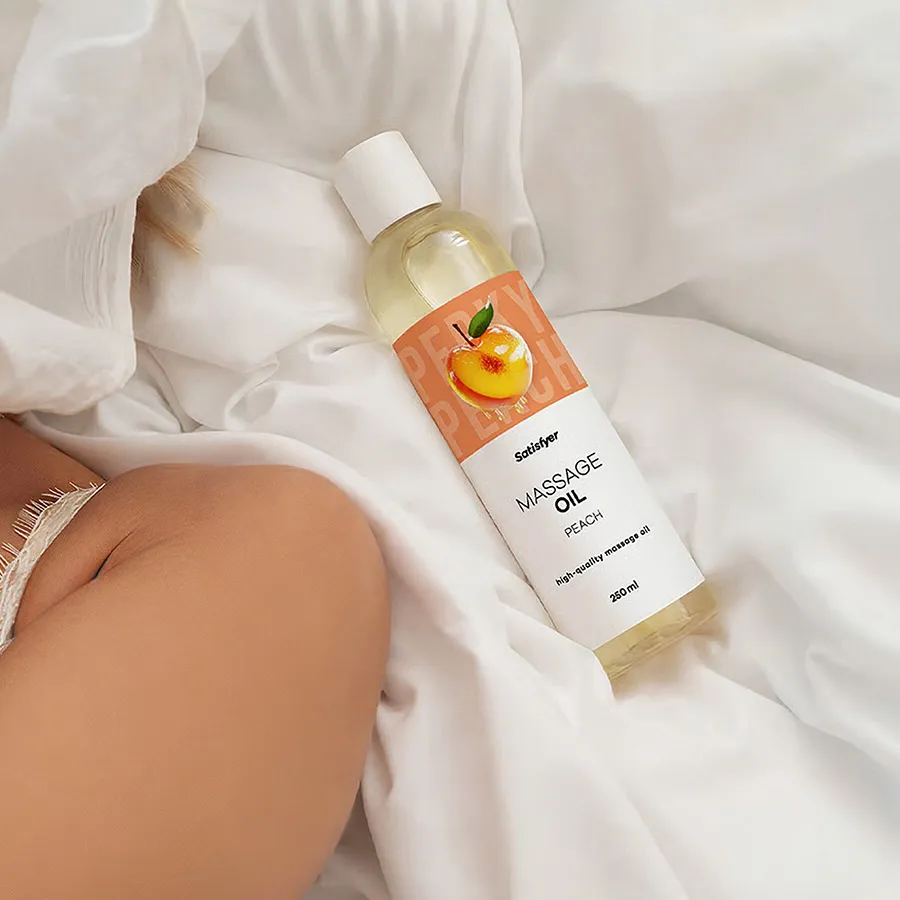 Масажна олія Satisfyer Massage Oil Peach 250 мл (термін придатності до 30.04.2027)