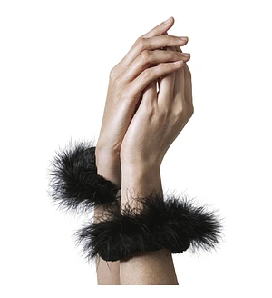 Наручники металеві Adrien Lastic Handcuffs Pink з рожевим пухнастим оздобленням