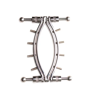 Затискач для вагіни Master Series: Spread 'Em Poker Vagina Clamp with Adjustable Pressure Screws, ши