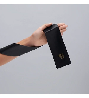 Сатинова пов’язка-стрічка на очі YESforLOV BLACK SATIN BLINDFOLD, підходить для зв’язування